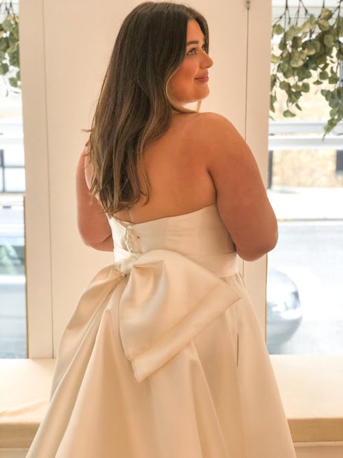 Curvy Elbeth Gillis Dress 1