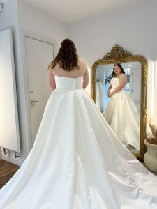 d3705 essense of australia plus size plain gown overskirt