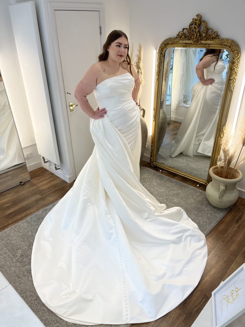 d3705 essense of australia plus size