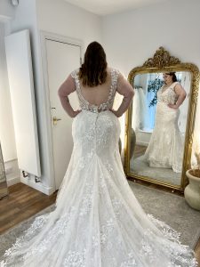 EMBER JUSTIN ALEXANDER CURVE GOWN FITTED LACE GOWN LONDON CURVES