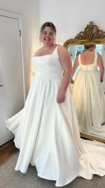 Things you DON’T need to apologize for at your bridal appointment:
Your underwear. Your body hair. Your emotions.
No makeup? Totally fine.
Feeling nervous? We got you.
This is a judgment-free zone—you’re here to feel amazing, not perfect.
Come as you are, always.
Let us help you find your dream dress with us an Angelica Bridal Curve 🤍✨
